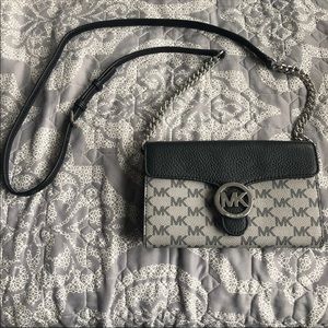 Michael Kors Vanna Crossbody NWOT